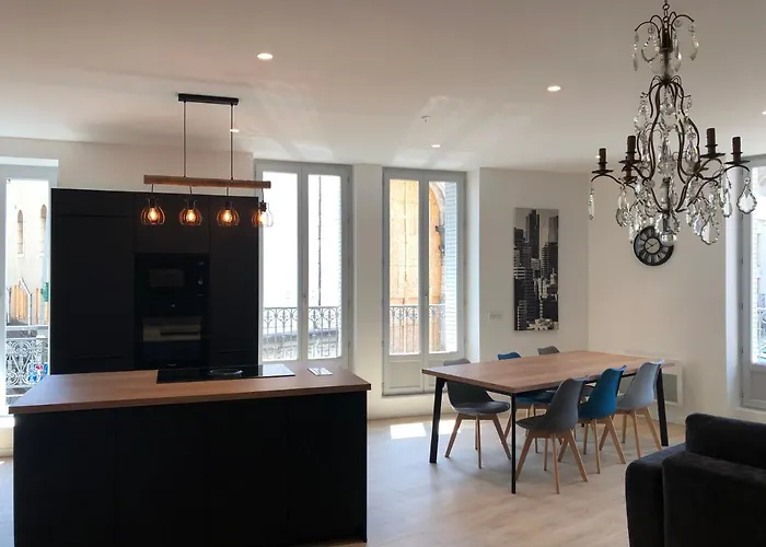 Appartement T3 Hippocrate 106 M2 Centre-Ville