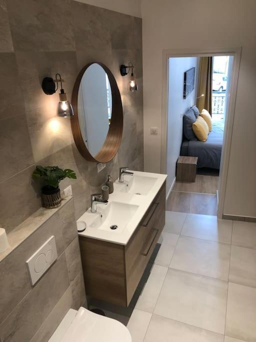 Appartement T3 Hippocrate 106 M2 Centre-Ville Appartement *